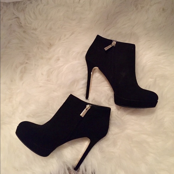 Vince Camuto Shoes - New Vince Camuto Black suede stiletto booties